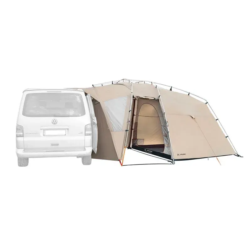 VAUDE Drive Van XT 5P fortelt koblet til sidedøren på en campingbuss